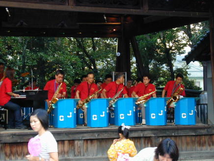 Kasuga kindergarten summer evening party was held in precict of Kasuga shrine.
