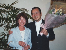 Ms. Mitsue Matsuda who is MC was taken picture with Mr. Okuda
